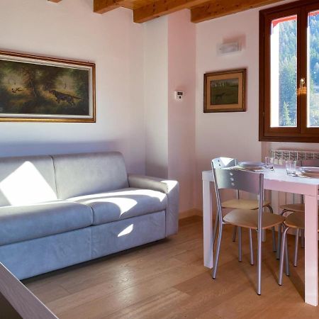 Mansarda Corno D'Aola Apartman Ponte Di Legno Kültér fotó